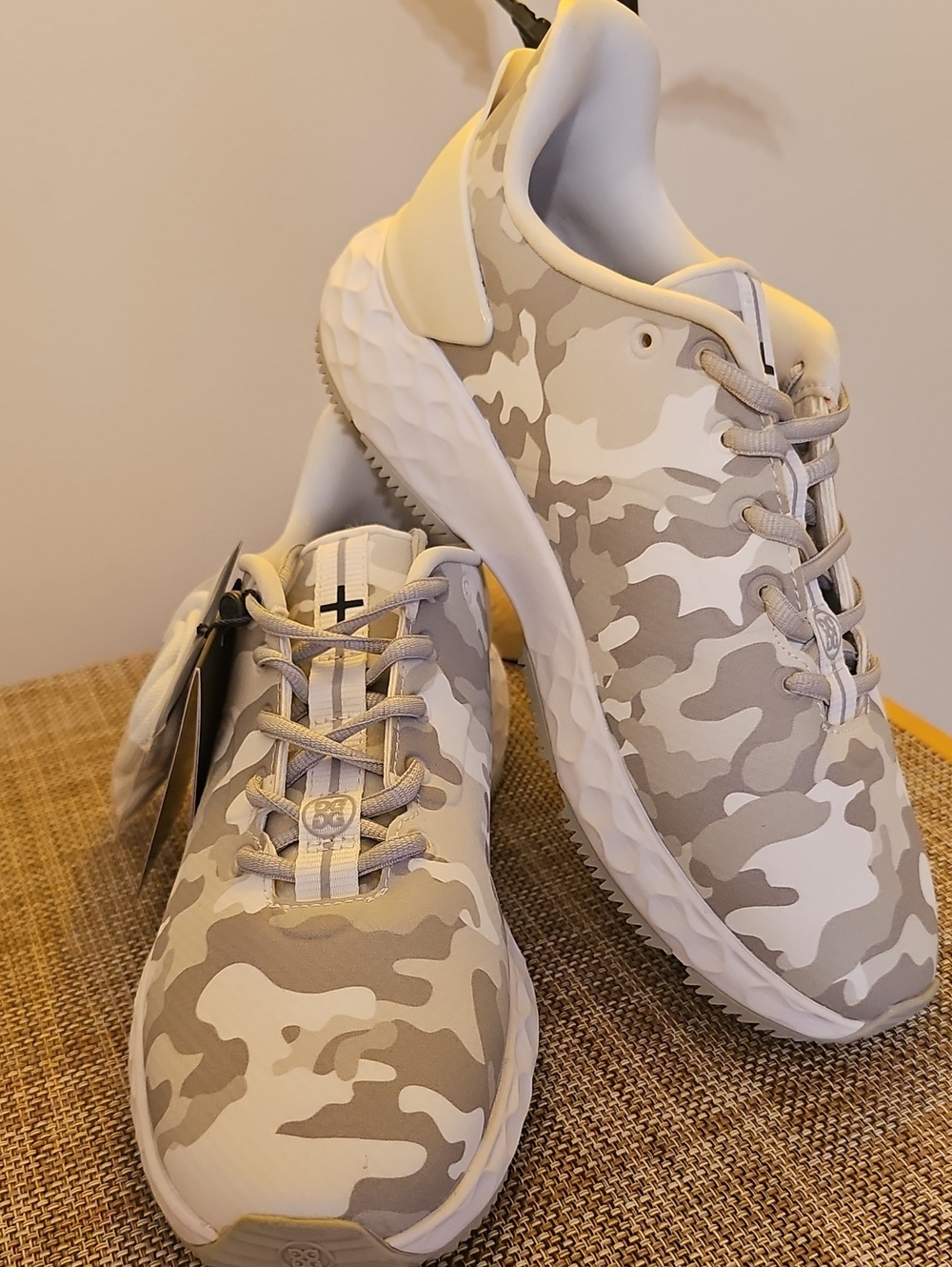 NWT G/FORE Mg4+ Men's 7.5 Women's 9 or Eur 40.5 Gray & White Camo Golf Sneakers